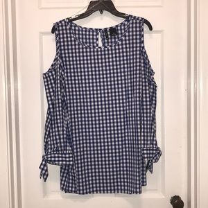 Blue and white gingham spring top